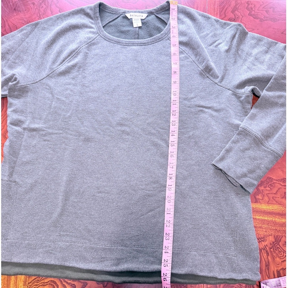 Athleta Coaster Luxe Recover Sweatshirt Dark Green Elm Large FLAW Athleisure - Picture 13 of 14